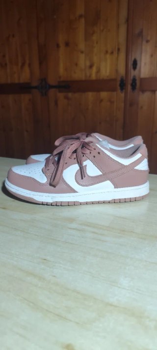 Nike Dunk rosas y blancas