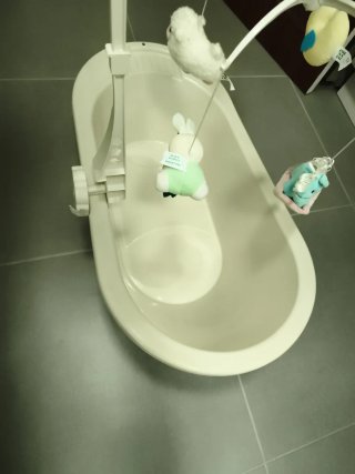Bañera bebé + móvil musical