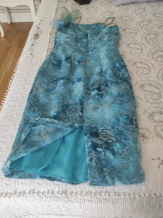 Vestido de fiesta azul y verde