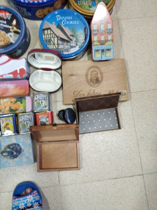Lote 27 Cajas Metálicas y Madera Variadas