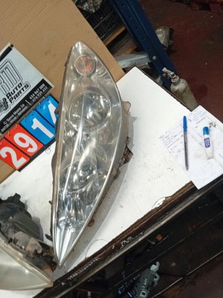 Pareja Faros Peugeot 307 para reparar soportes