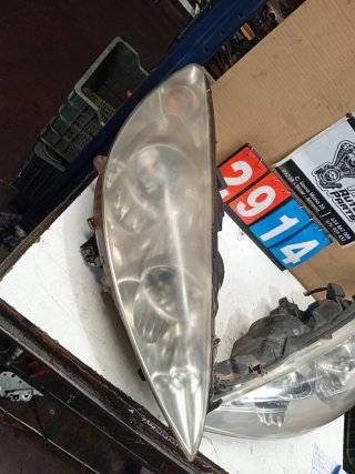 Pareja Faros Peugeot 307 para reparar soportes