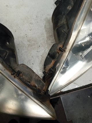 Pareja Faros Peugeot 307 para reparar soportes