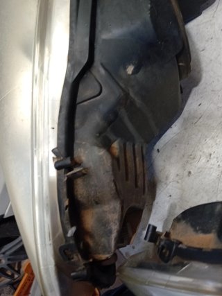 Pareja Faros Peugeot 307 para reparar soportes