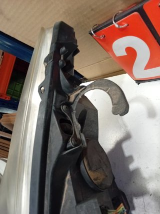 Pareja Faros Peugeot 307 para reparar soportes