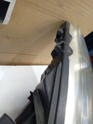Pareja Faros Peugeot 307 para reparar soportes