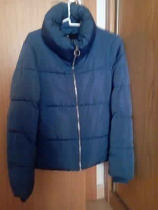 Cazadora plumas Stradivarius cuello buzo Talla S/M
