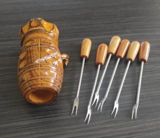 Barril porta pinchos de madera