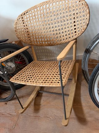 Mecedora Ikea mimbre y madera