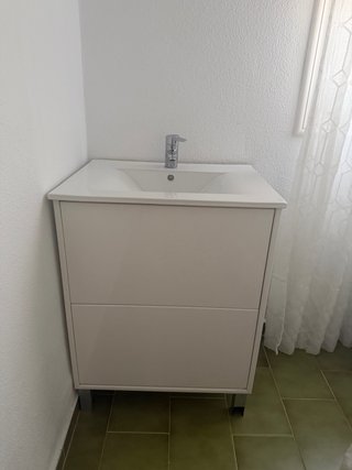 Mueble de baño con lavabo en Chiclana