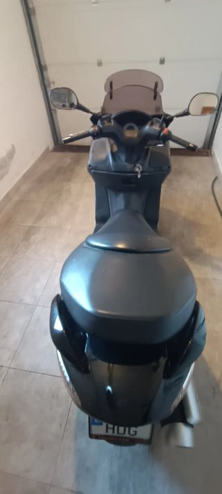 Suzuki Burgman 200 Negra
