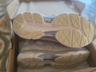 ASICS NYC Zapatillas Grises y Blancas