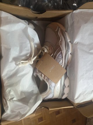 ASICS NYC Zapatillas Grises y Blancas