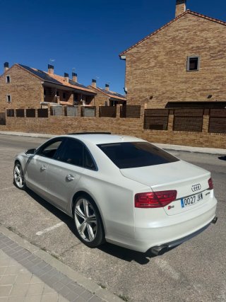 Audi S8 2013