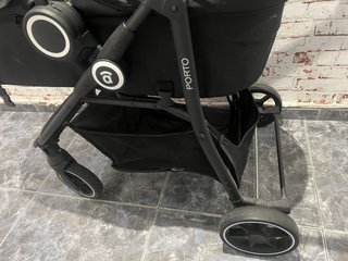 Carrozza e cesto per neonato con culla