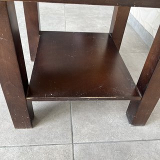 Mesa de salón de madera
