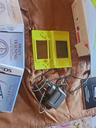 Nintendo DS Lite Verde/Amarillo + Juegos
