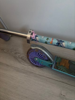Patinete infantil niña Stich