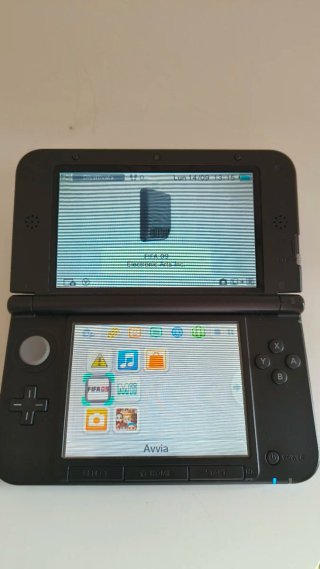 Nintendo 3DS XL Blu completamente funzionante