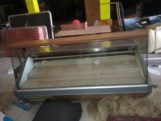 Vitrina refrigerada con cámara