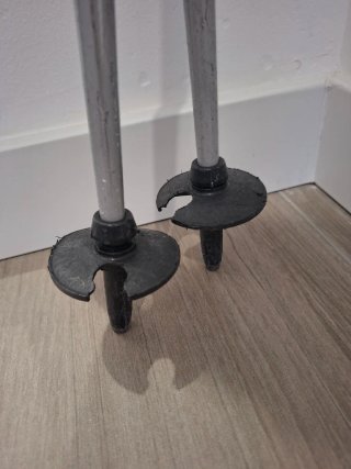 Esquís Rossignol con bastones