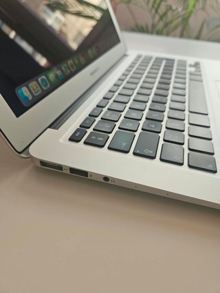 MacBook Air 13 2015 i7 2.2GHz 8GB RAM 256GB SSD
