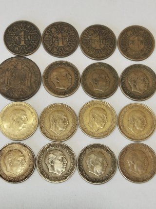 Lote 16 monedas "Pesetas del Caudillo".