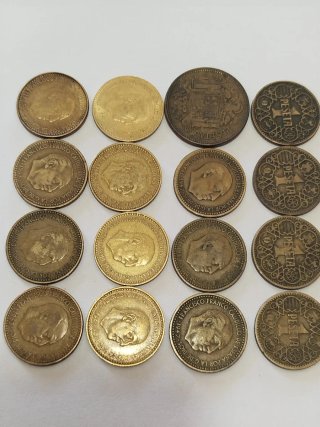 Lote 16 monedas "Pesetas del Caudillo".