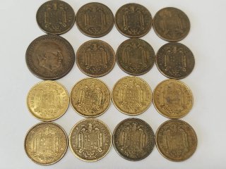 Lote 16 monedas "Pesetas del Caudillo".