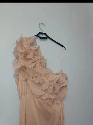 Vestido Zara floral asimétrico
