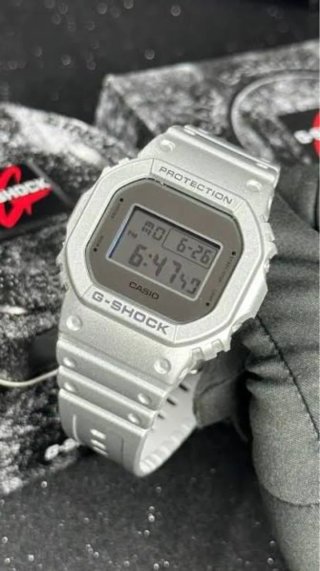 Reloj Casio G-Shock DW-5600 Forbidden Future