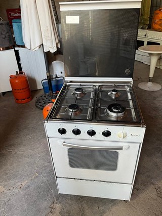 Cocina de gas blanca
