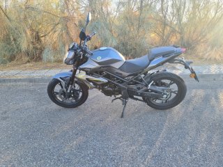 Benelli BN 125cc Moto Naked Gris
