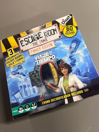 4 Giochi da tavolo diversi: Rummikub, Monopoli, Scape Room, Ceramica