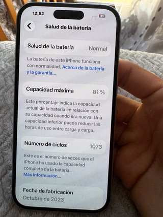 iPhone 15 Verde/Plateado