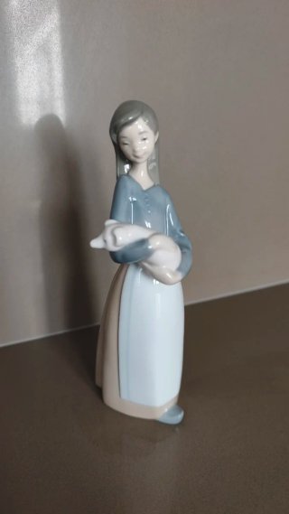 Figura Lladró Niña con Cerdito Porcelana