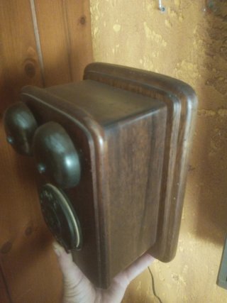 Teléfono antiguo de pared vintage