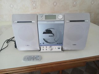 Minicadena Philips Plata y Blanca