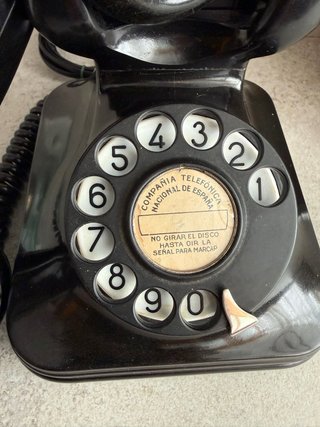 Teléfono antiguo