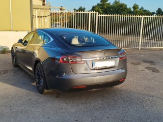 Tesla Model S 2020