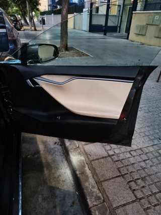 Tesla Model S 2020
