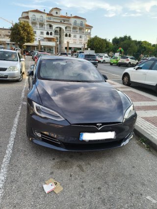 Tesla Model S 2020