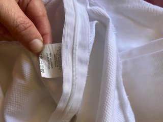 Traje piqué chaqueta corta y pantalón