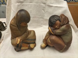 Figuras Lladro Niños Esquimales durmiendo.