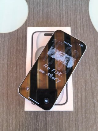 iPhone 15 100% salud