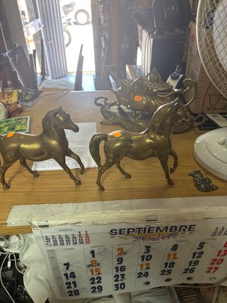 Caballo de bronce decorativo