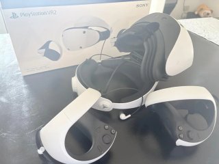 PlayStation VR2 con visore e controller