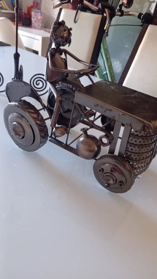 Tractor decorativo de metal