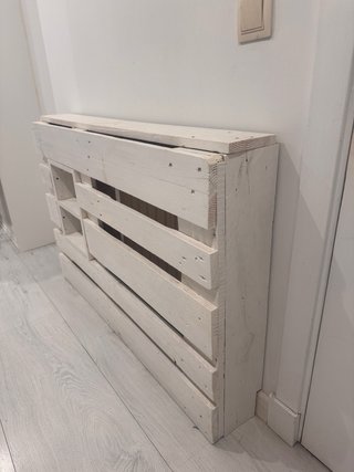 Cubre radiador de madera blanco