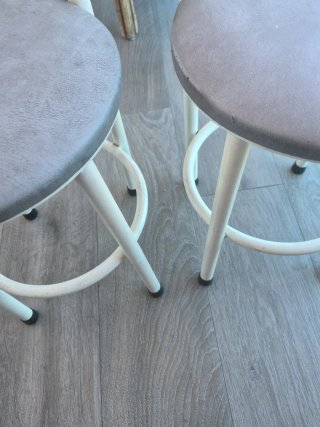2 Banquetas Cocina Beige y Blanco